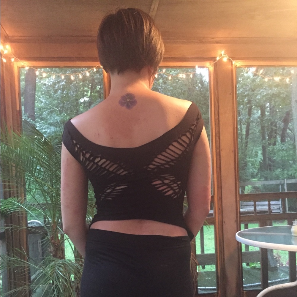 Off the shoulder crop top with cut detailing